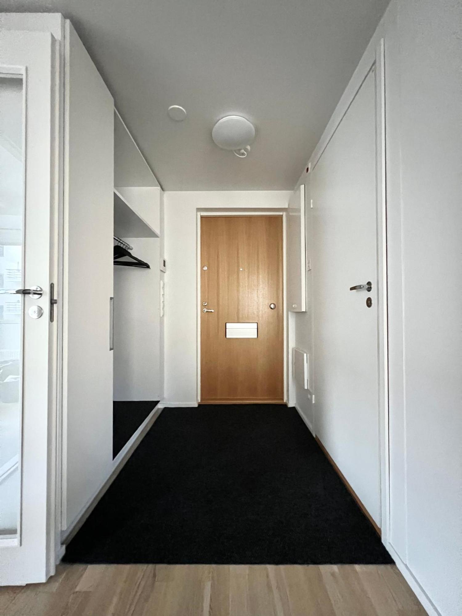 Modern Apartment With Private Terrace เฮลซิงกิ ภายนอก รูปภาพ